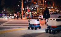 i-robot-di-consegna-di-uber-eats-invadono-miami