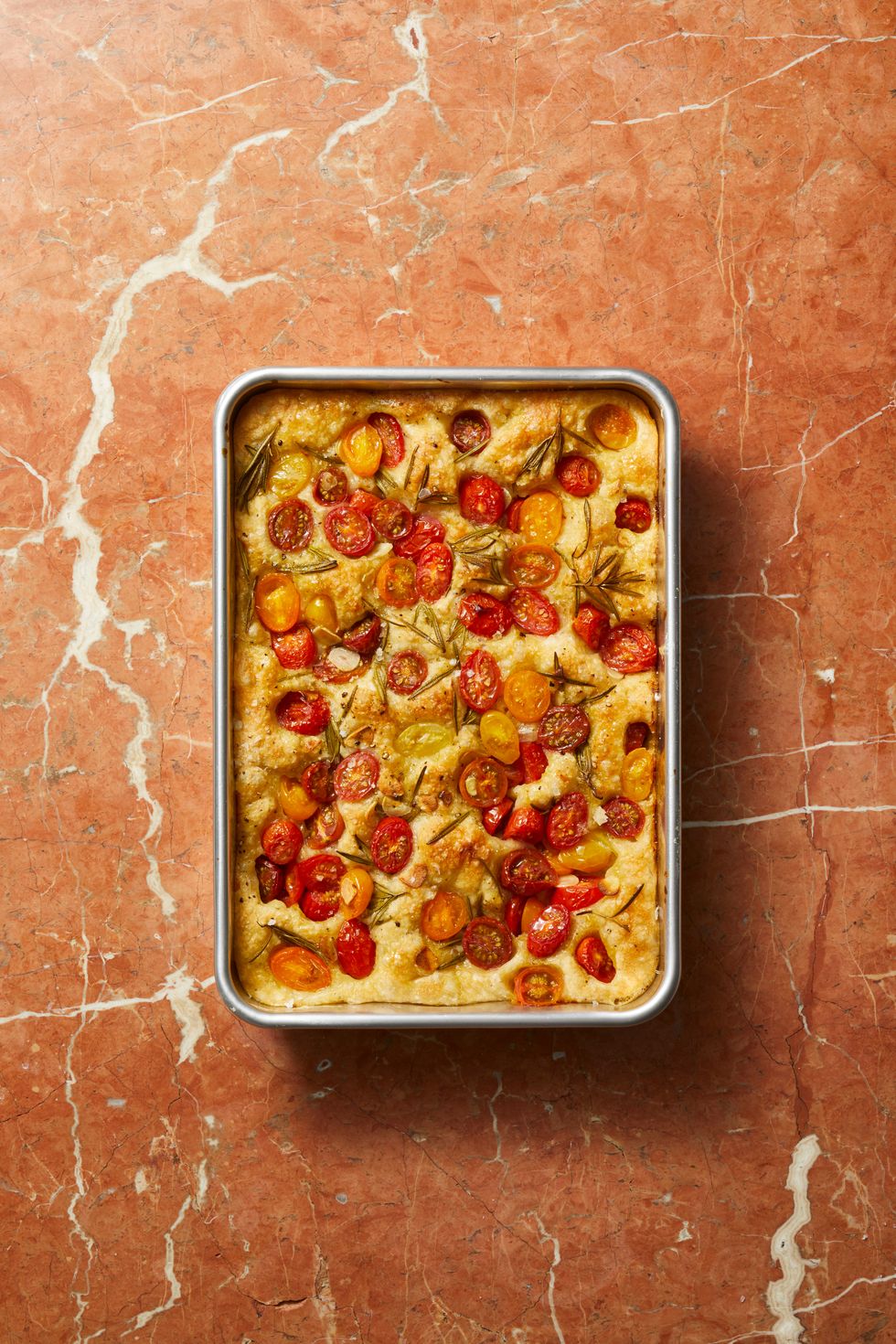 focaccia-al-pomodoro,-aglio-e-rosmarino