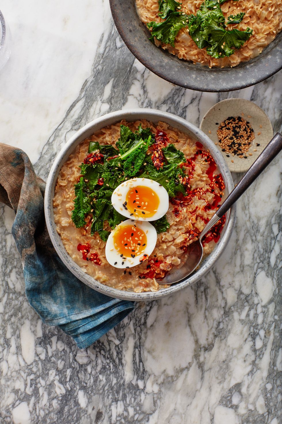 ciotola-salata-di-farina-d'avena-e-miso