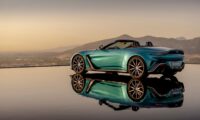 prossimo-viaggio-in-grande-stile-con-la-v12-vantage-roadster-di-aston-martin