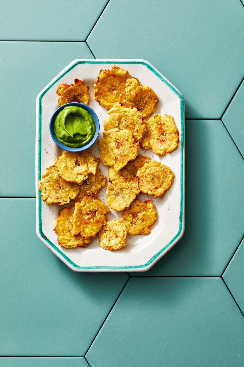 tostones-per-friggitrice-ad-aria-con-salsa-al-coriandolo