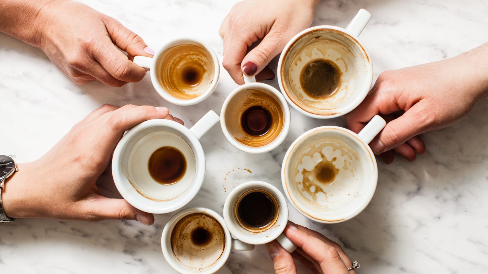 tazza-da-caffe-macchiata?-la-soluzione-e-proprio-nella-tua-dispensa