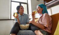 la-cosa-scioccante-che-i-popcorn-al-microonde-e-lo-chardonnay-hanno-in-comune