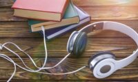 audible-and-beyond:-una-guida-ai-migliori-servizi-di-audiolibri