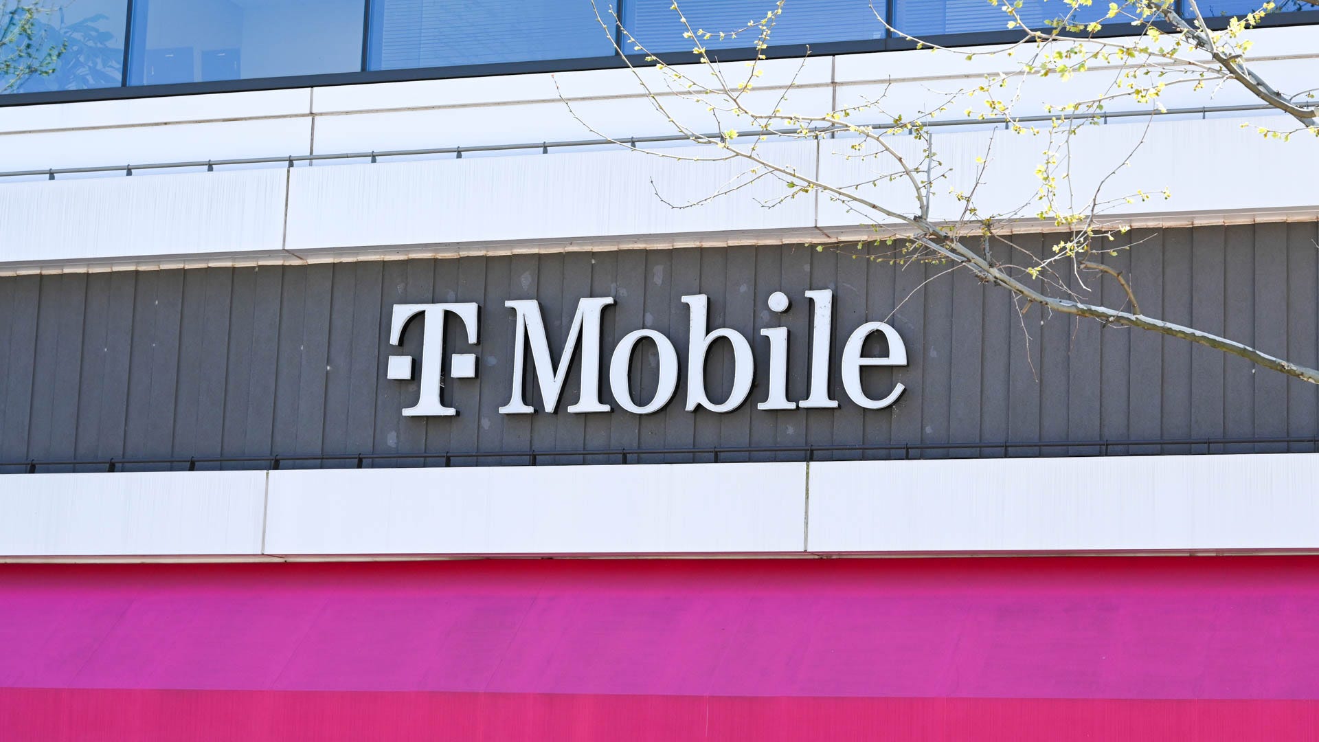 t-mobile-ti-aiutera-a-liberarti-dal-contratto-triennale-del-tuo-operatore