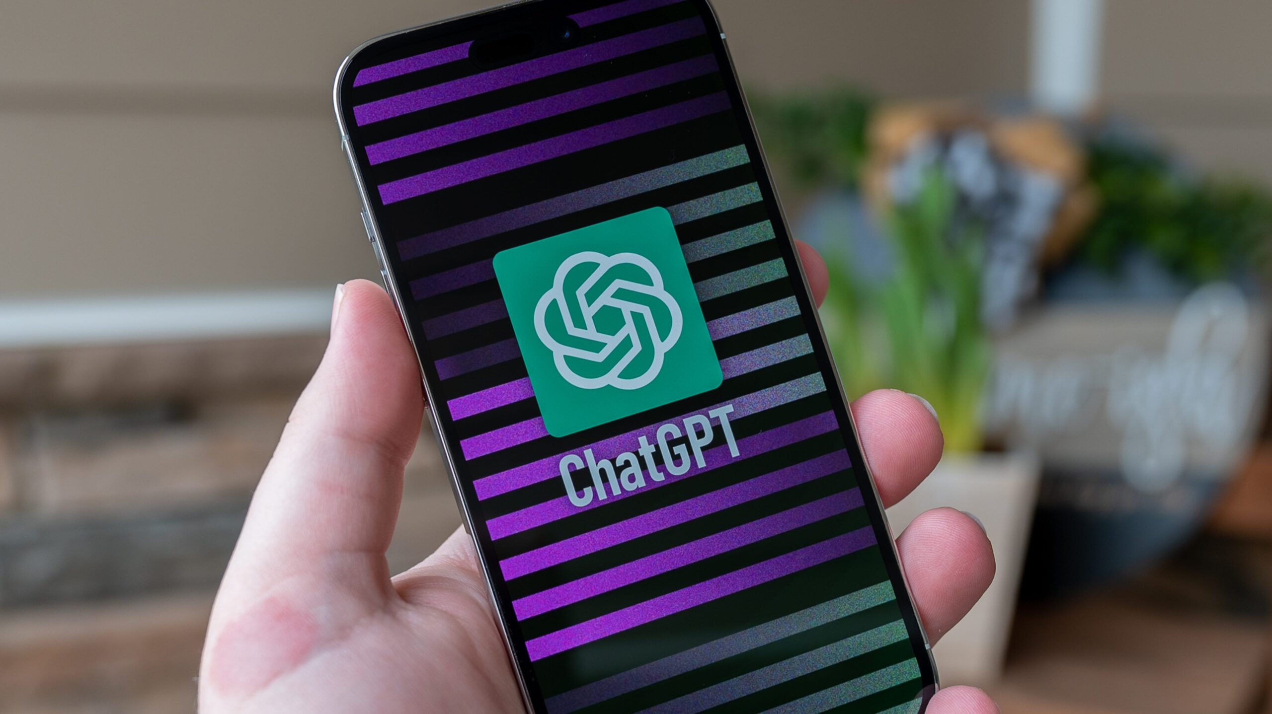 chatgpt-ora-ha-un'app-ufficiale-per-iphone