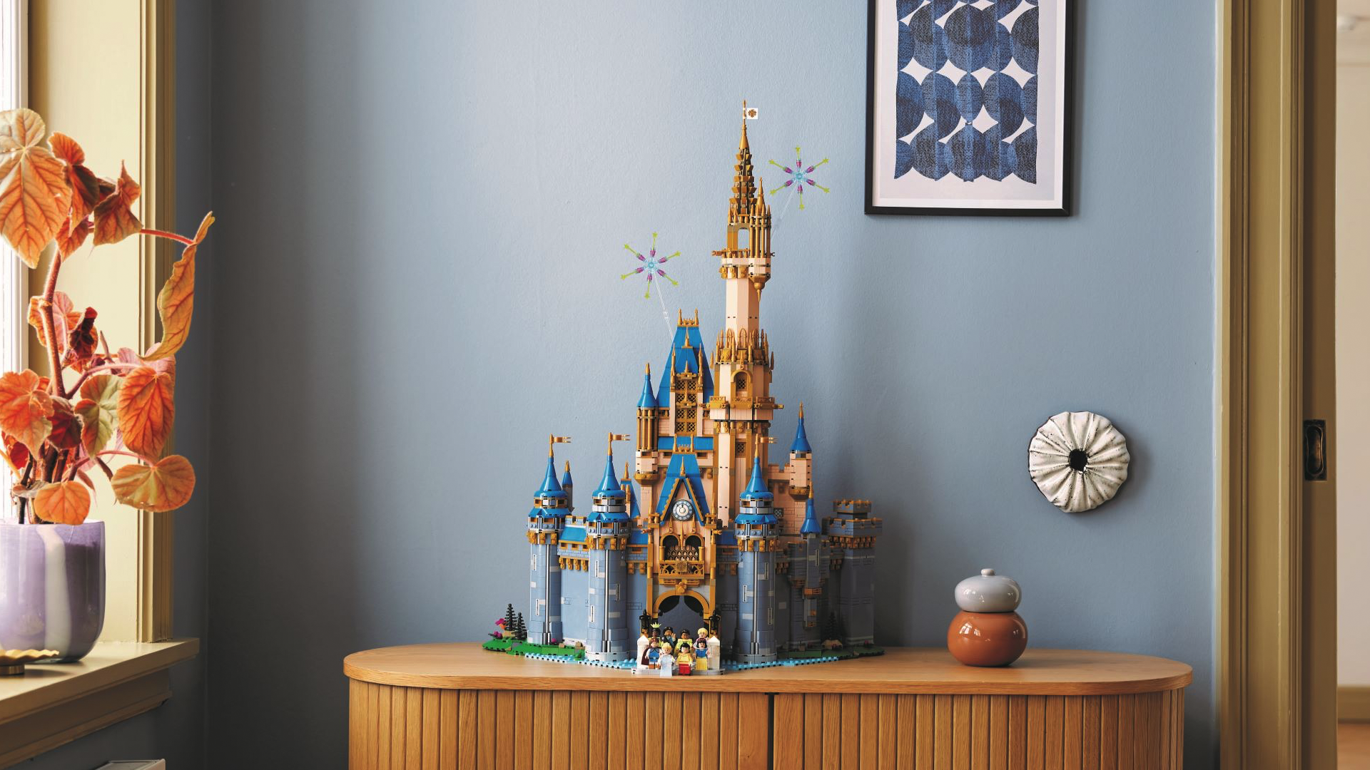 l'enorme-set-del-castello-disney-di-lego-include-anche-fuochi-d'artificio