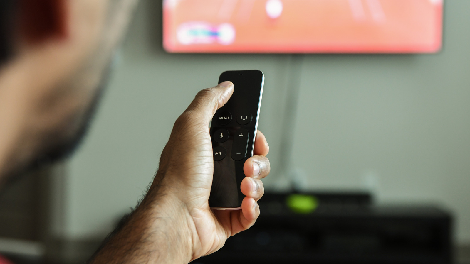 come-riparare-un-telecomando-apple-tv-che-non-si-carica