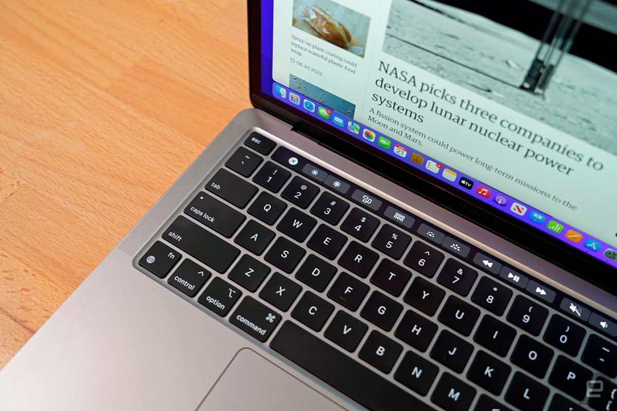 apple-finalmente-elimina-il-macbook-pro-touch-bar-da-13-pollici