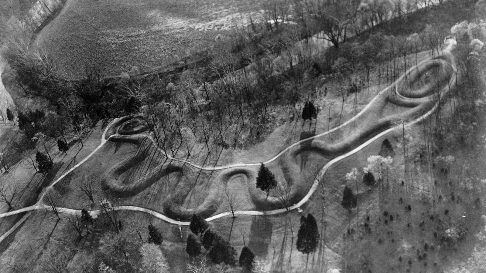 serpent-mound,-ohio:-all’interno-del-mistero-archeologico