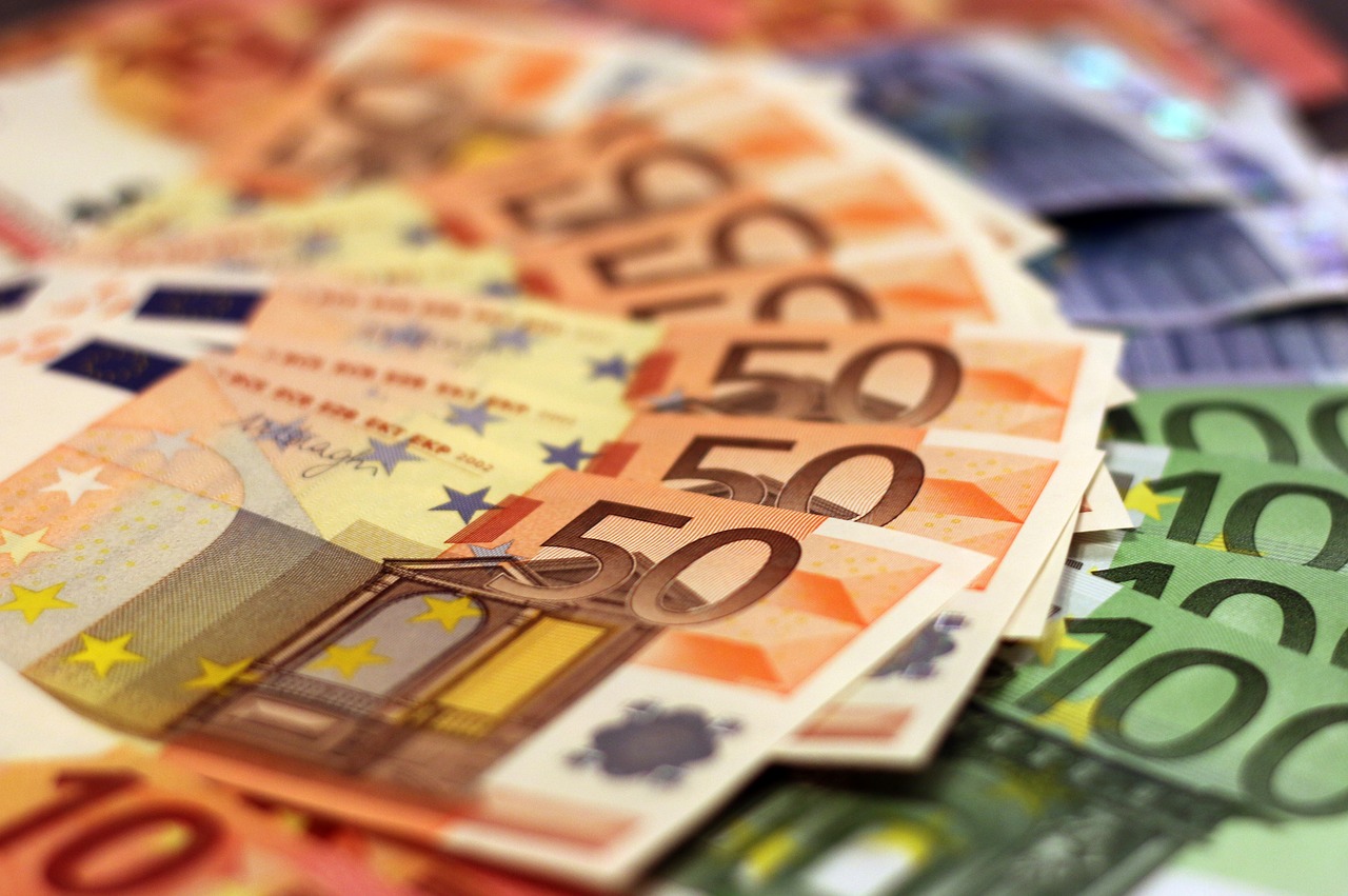 Da Lira a Euro: Un Viaggio attraverso la Storia e l’Evoluzione della Finanza Italiana