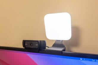 non-hai-bisogno-di-una-nuova-webcam,-hai-bisogno-di-una-luce